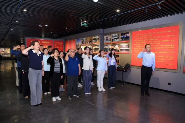 图片 4.jpg 图片 4.jpg